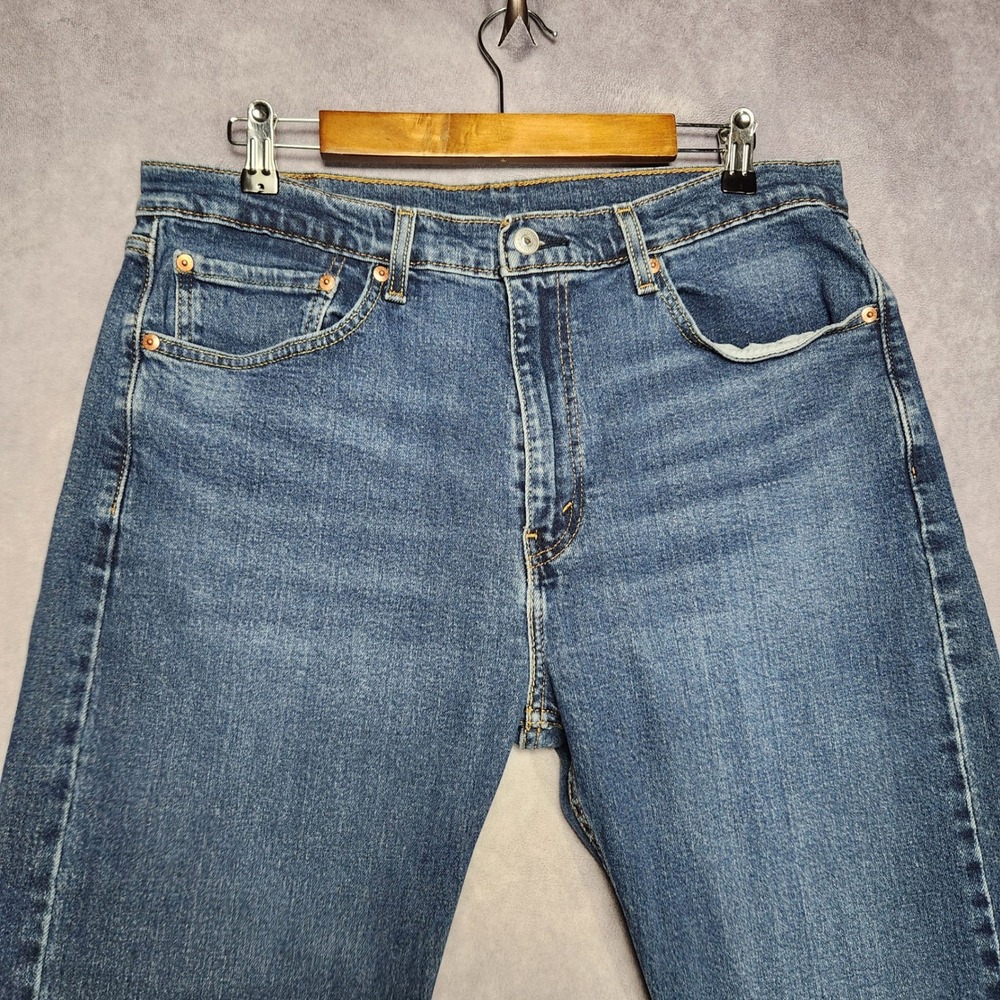 Levis 505 Mens Regular Fit Jeans size 36x32 Straight Fit Zipper Fly Denim - Picture 3 of 16